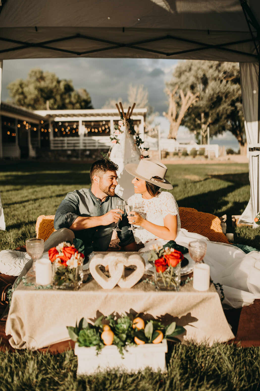 Foothills Picnics offers Fort Collins luxury picnics for dates, birthdays, engagements, anniversaries, and everything in-between. Perfect for couples, friends, and groups.