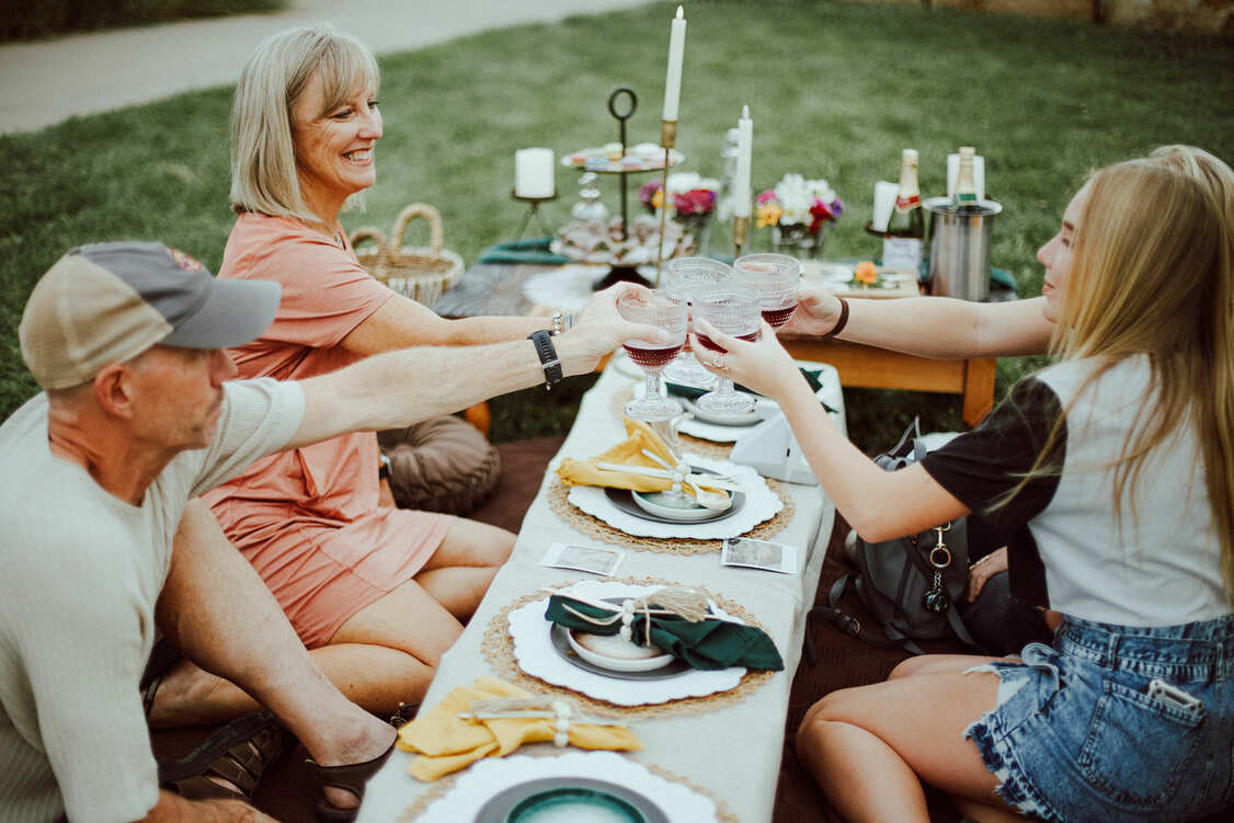 Foothills Picnics offers Fort Collins luxury picnics for dates, birthdays, engagements, anniversaries, and everything in-between. Perfect for couples, friends, and groups.