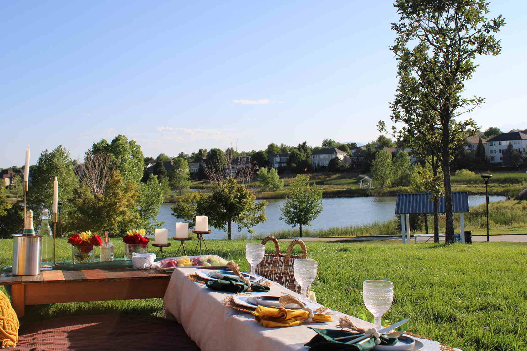 Foothills Picnics offers Fort Collins luxury picnics for dates, birthdays, engagements, anniversaries, and everything in-between. Perfect for couples, friends, and groups.