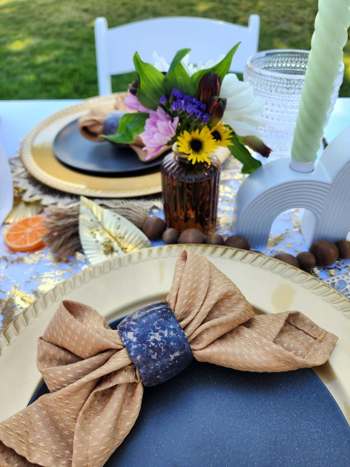 Foothills Picnics offers Fort Collins luxury picnics for dates, birthdays, engagements, anniversaries, and everything in-between. Perfect for couples, friends, and groups.