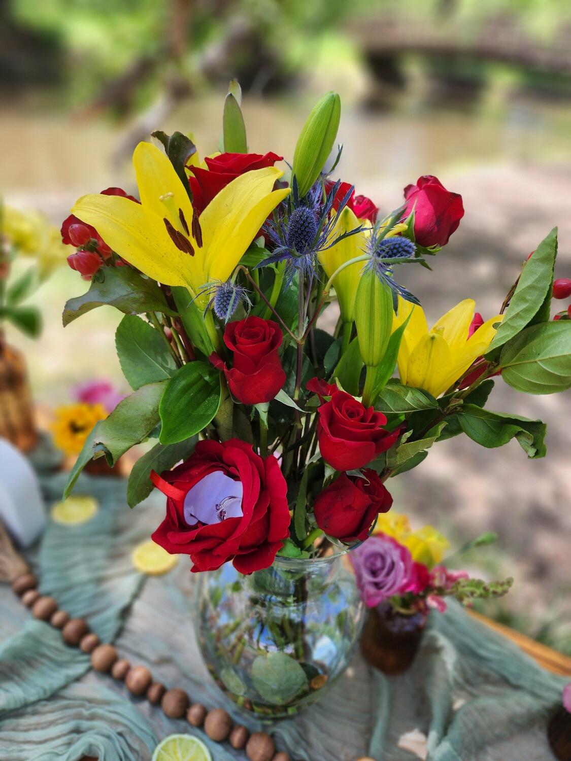 Foothills Picnics offers Fort Collins luxury picnics for dates, birthdays, engagements, anniversaries, and everything in-between. Perfect for couples, friends, and groups.