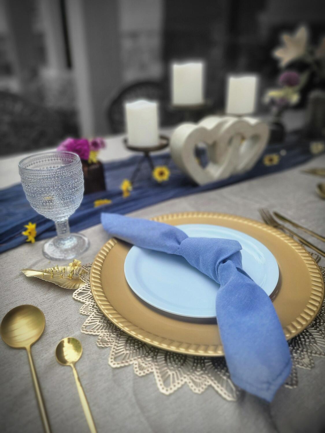 Foothills Picnics offers Fort Collins luxury picnics for dates, birthdays, engagements, anniversaries, and everything in-between. Perfect for couples, friends, and groups.
