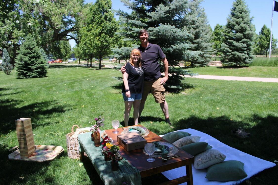 Foothills Picnics offers Fort Collins luxury picnics for dates, birthdays, engagements, anniversaries, and everything in-between. Perfect for couples, friends, and groups.