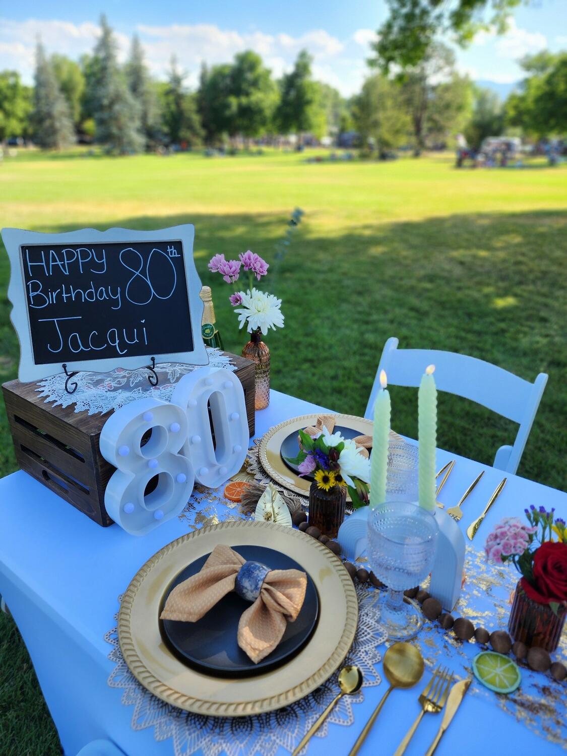 Foothills Picnics offers Fort Collins luxury picnics for dates, birthdays, engagements, anniversaries, and everything in-between. Perfect for couples, friends, and groups.