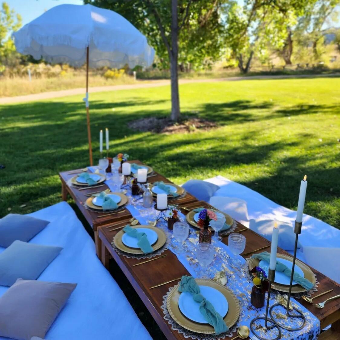 Foothills Picnics offers Fort Collins luxury picnics for dates, birthdays, engagements, anniversaries, and everything in-between. Perfect for couples, friends, and groups.