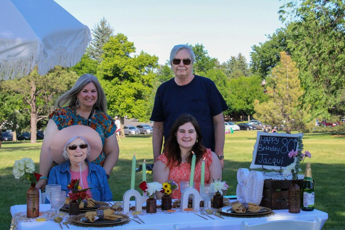 Foothills Picnics offers Fort Collins luxury picnics for dates, birthdays, engagements, anniversaries, and everything in-between. Perfect for couples, friends, and groups.