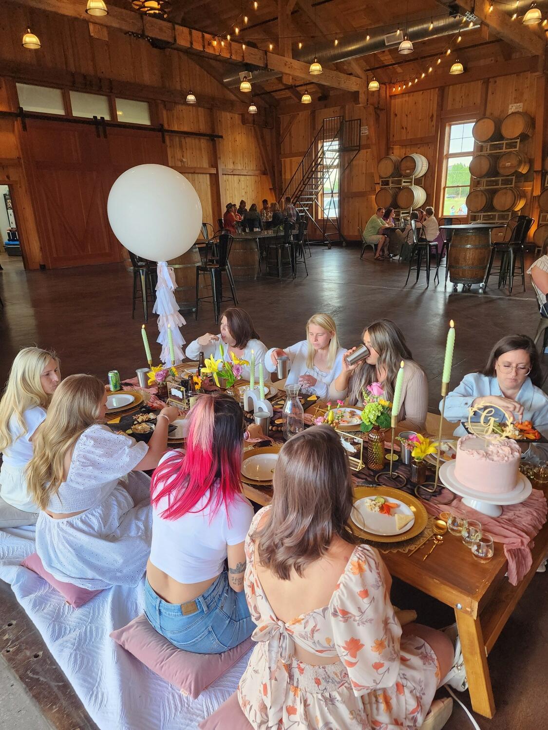 Foothills Picnics offers Fort Collins luxury picnics for dates, birthdays, engagements, anniversaries, and everything in-between. Perfect for couples, friends, and groups.