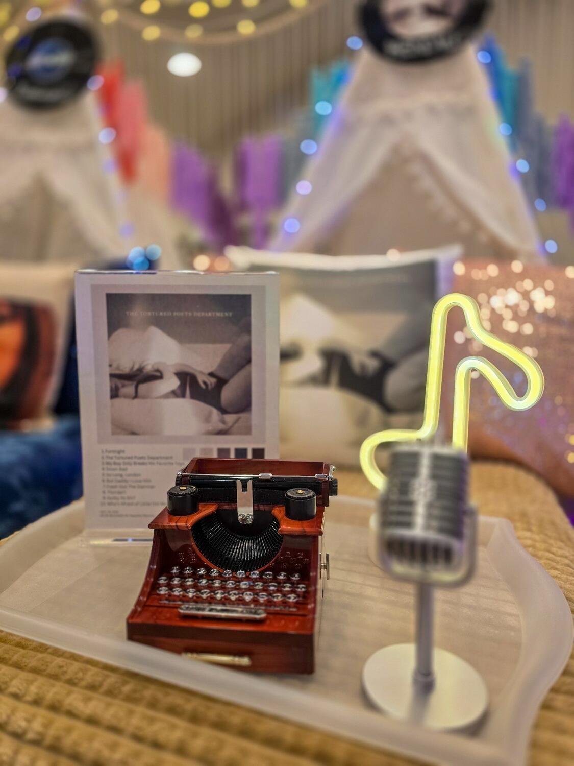 Foothills Picnics offers Fort Collins luxury picnics for dates, birthdays, engagements, anniversaries, and everything in-between. Perfect for couples, friends, and groups.